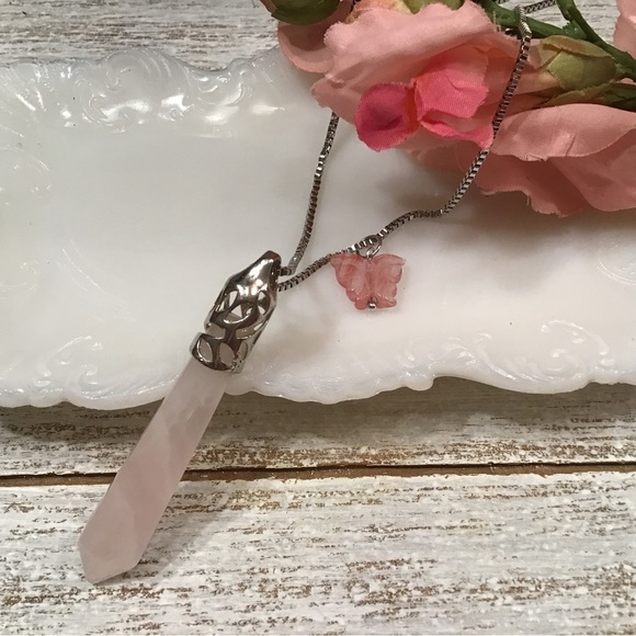 🌺[2/$40.00]🌺 Rose Quartz Necklace - Picture 3 of 4